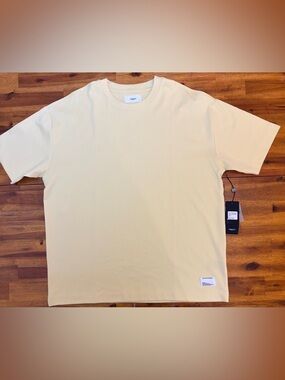 Reserved Short-Sleeve Crewneck T-Shirt in yellow/CreamNWT